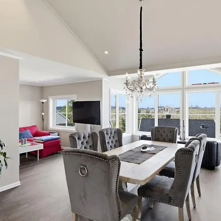 Feriehus Urban Comfort. 3br. Stunning View.free Parking