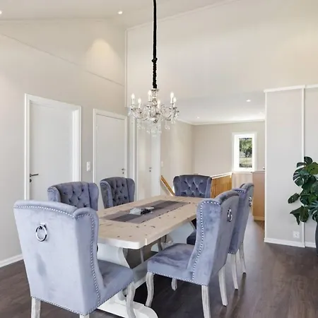 Urban Comfort. 3br. Stunning View.free Parking Feriehus